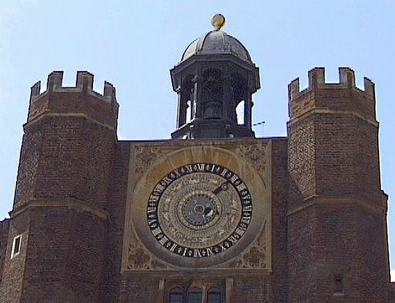Det berømte middelalderur i Hampton Court Palace.